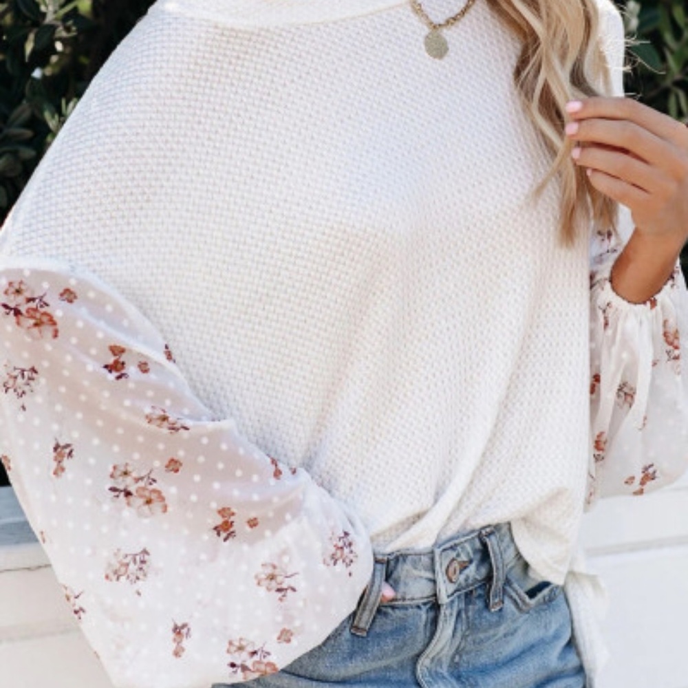 White blossom contrast Swiss dot waffle knit top - Picture 2 of 8